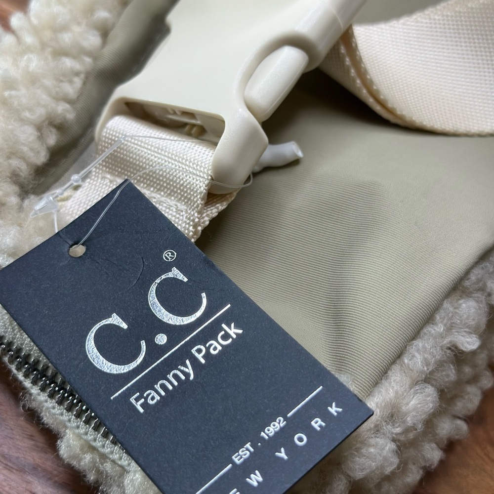 C.C Cream Sherpa Fanny Pack - Picture 6 of 6